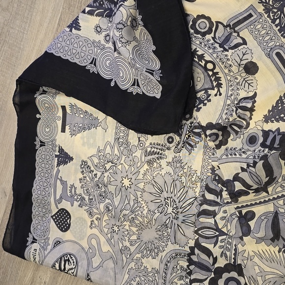 Rani Arabella Made Italy Silk Wool White Black Wrap large Scarf 53" x 53" - Picture 4 of 5